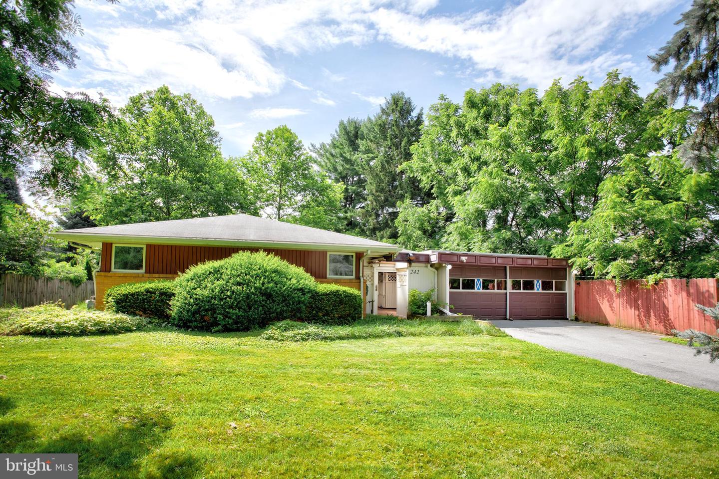 242 W Whitehall Road, State College