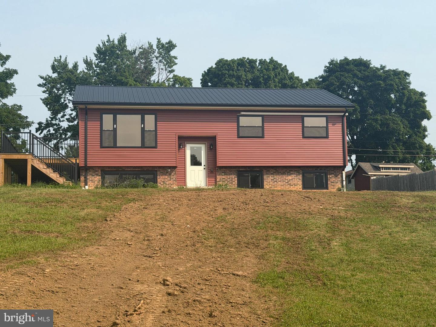 112 Buttonwood Lane