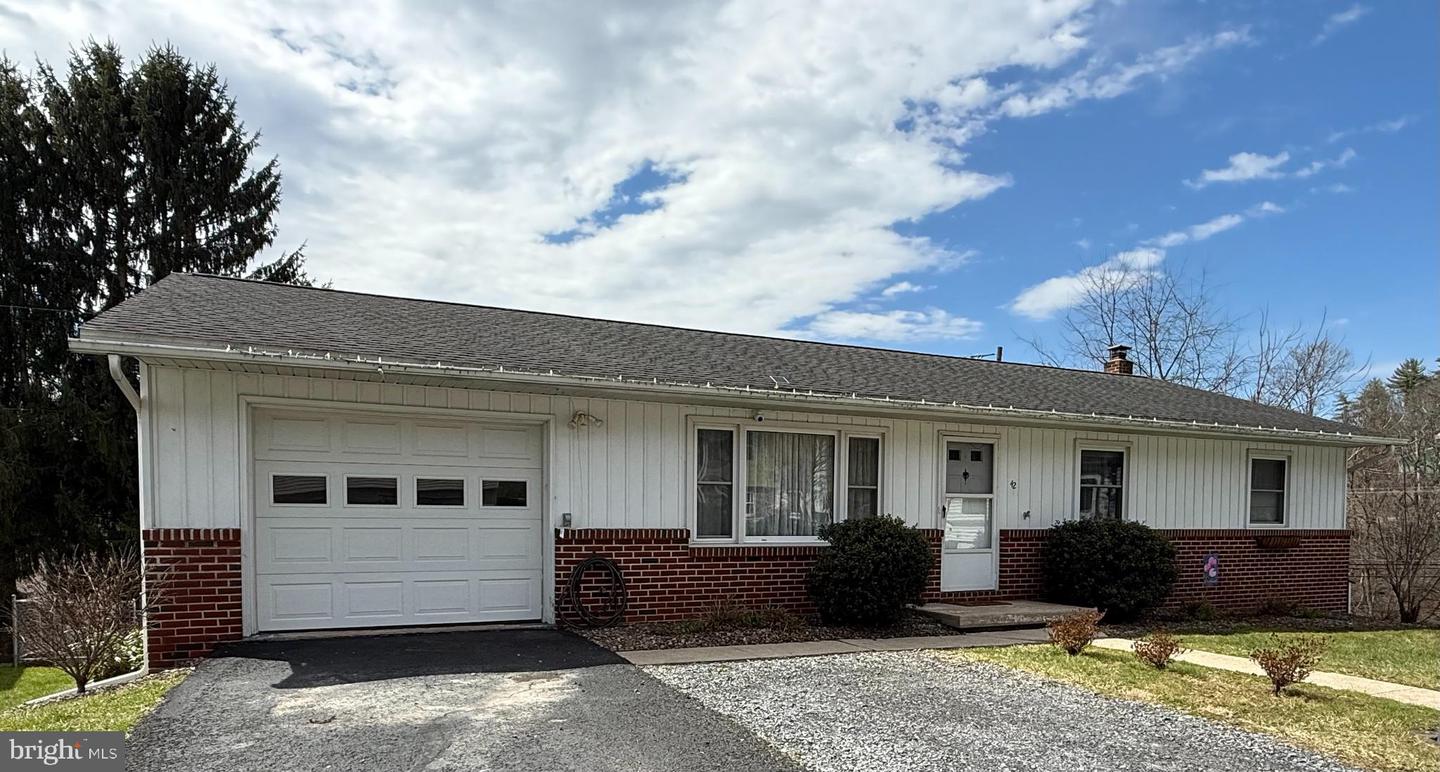 42 Linnet Lane, Lock Haven