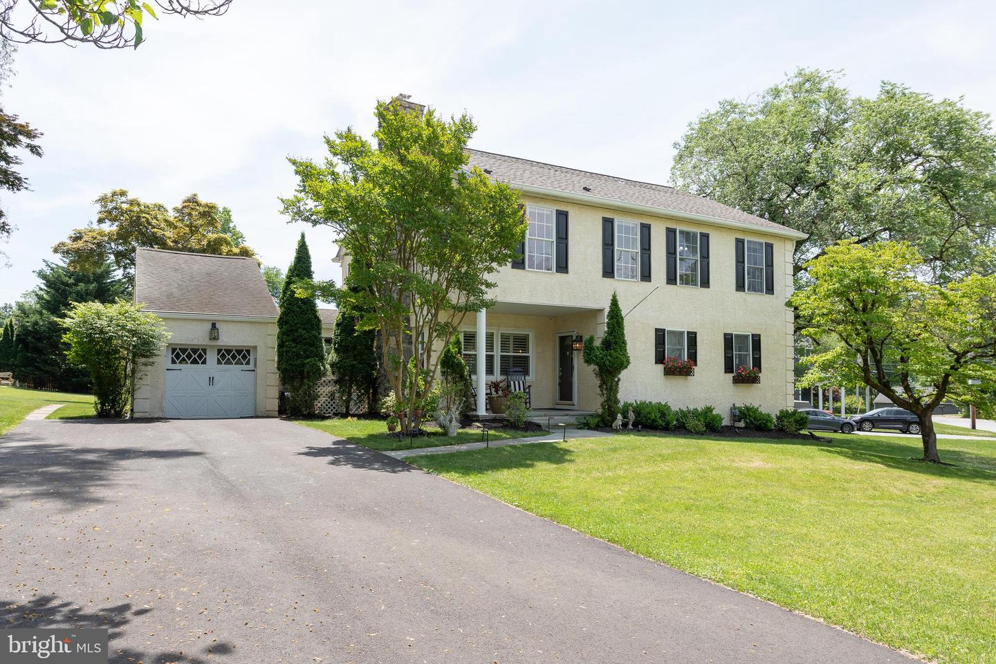 28 Robins Lane, Berwyn
