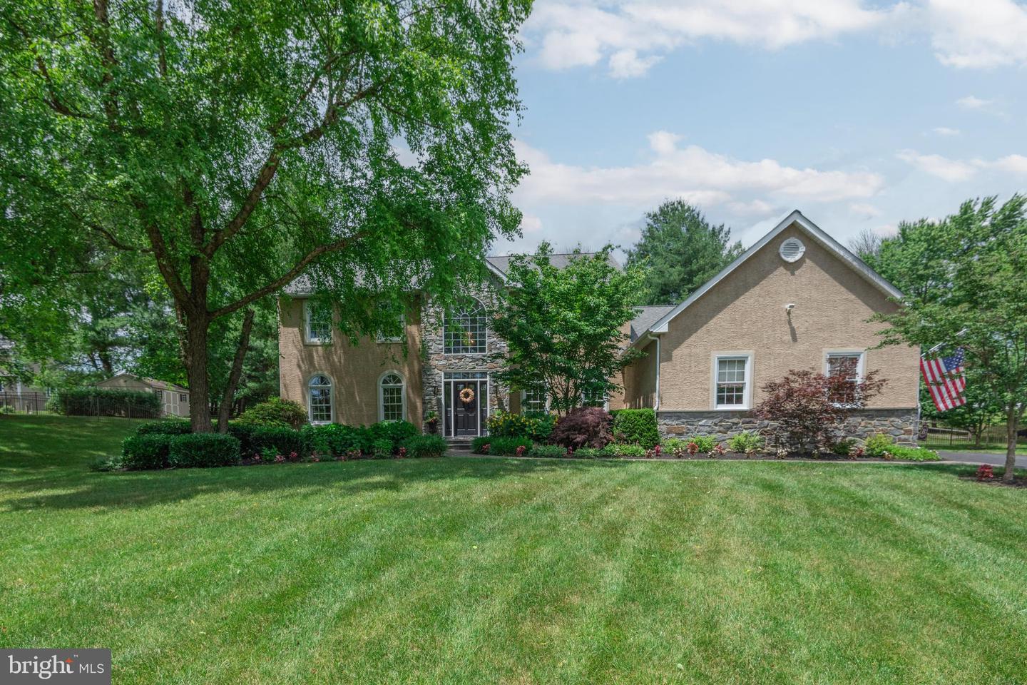 239 Heather Ridge Circle, West Chester