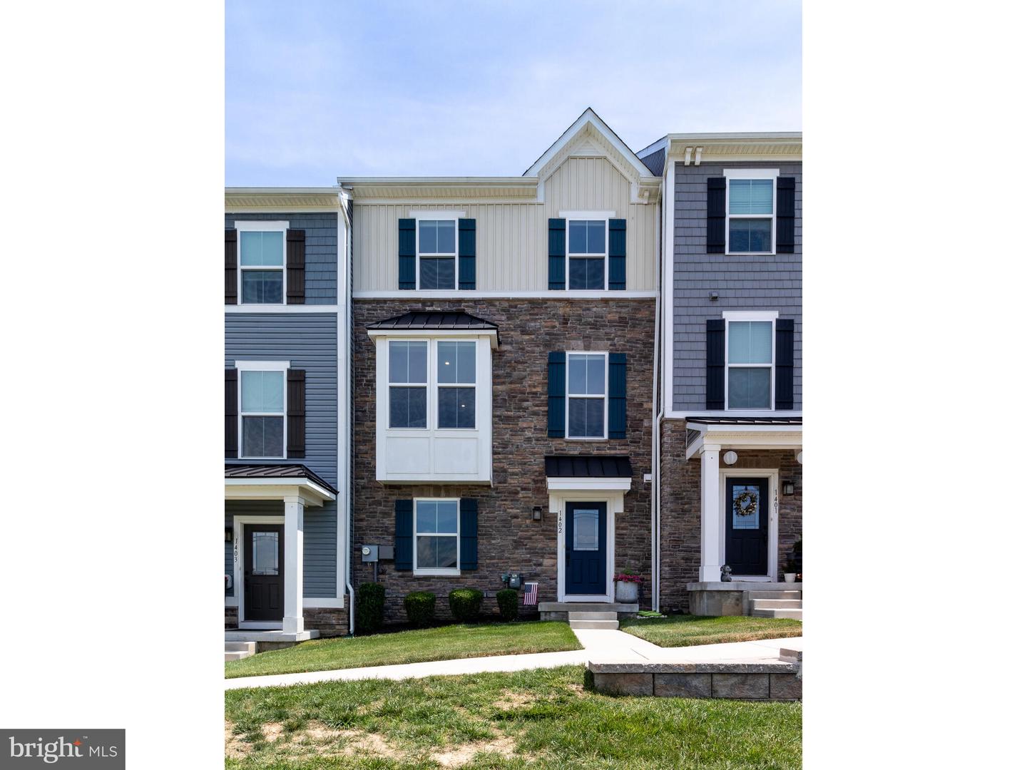 1402 Poets Alley, Romansville