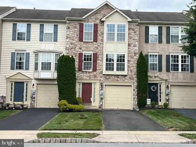 11 Carriage House Road, Pottstown