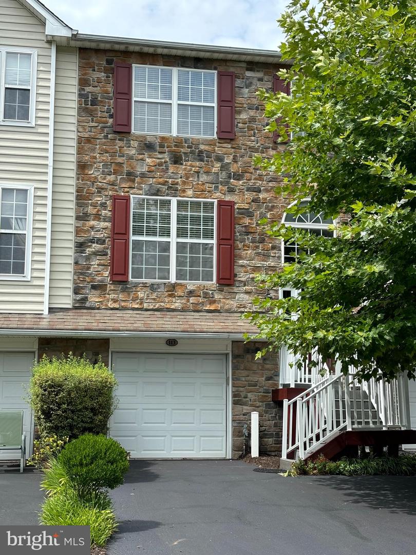 113 Regents Court, Malvern