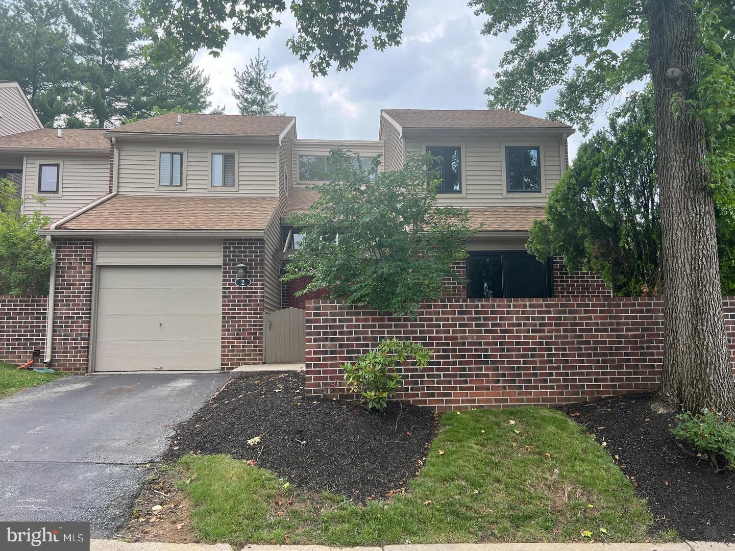 2 Stirling Court, Chesterbrook