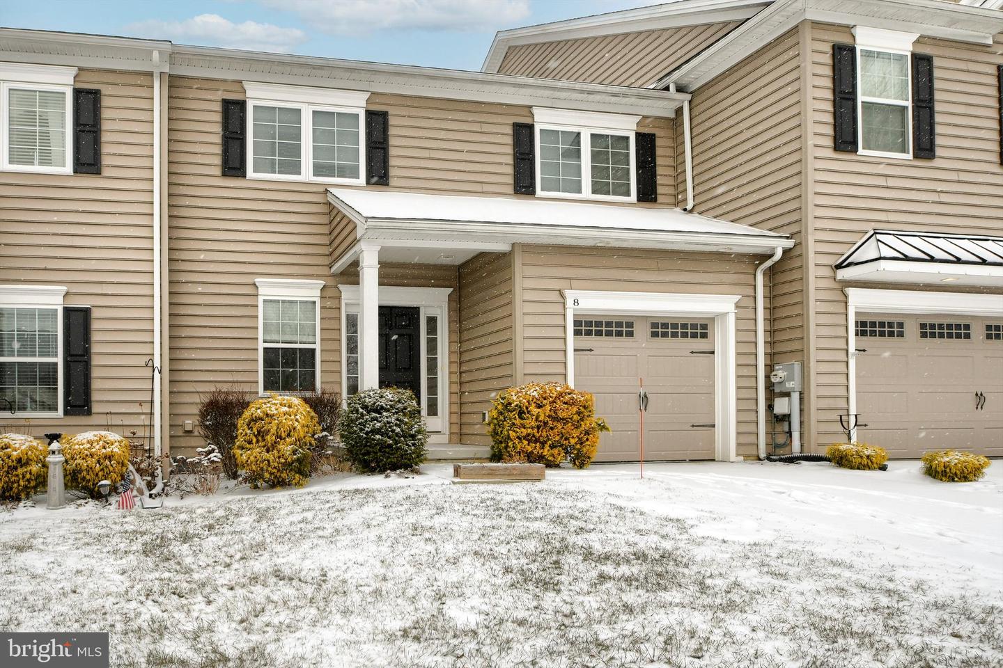 8 New Village Greene Drive, Honey Brook
