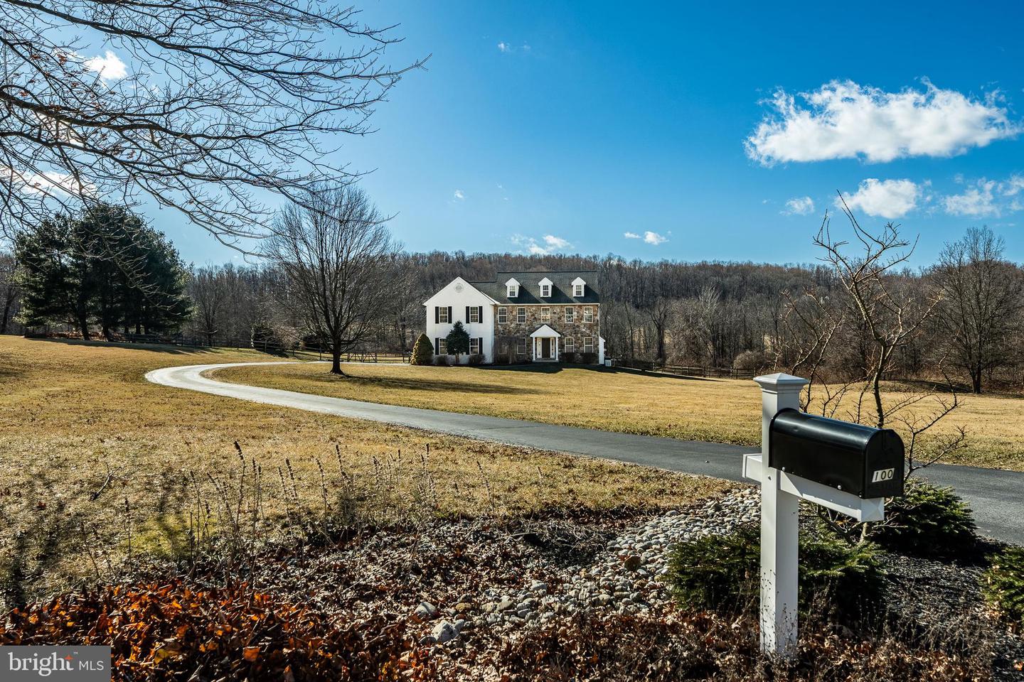 100 Rosepoint Road, Glenmoore