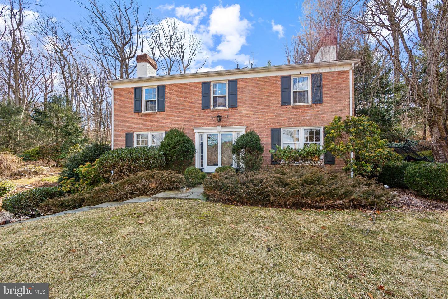 18 Fox Chase Road, Malvern