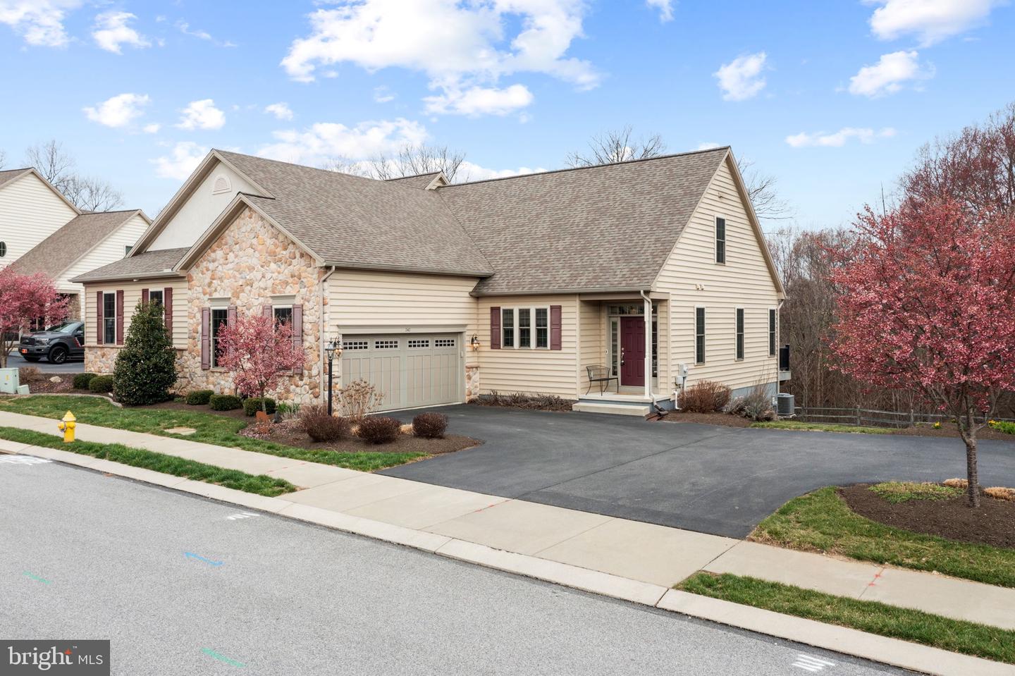 242 Honeycroft Boulevard, Cochranville