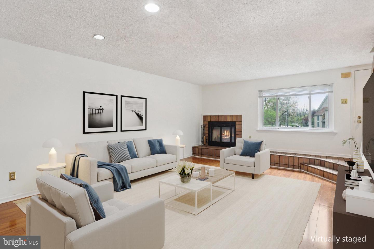 118 Cavalry Court, Chesterbrook