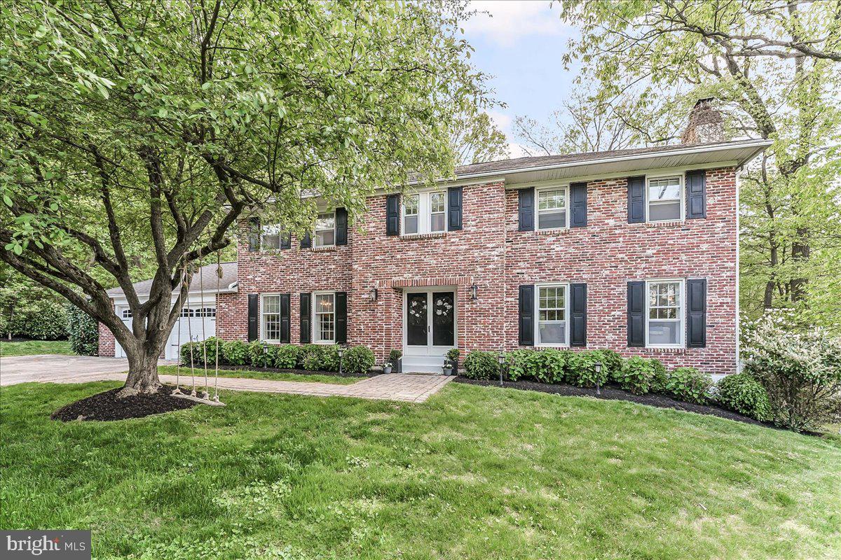 204 Country Gate Road, Wayne