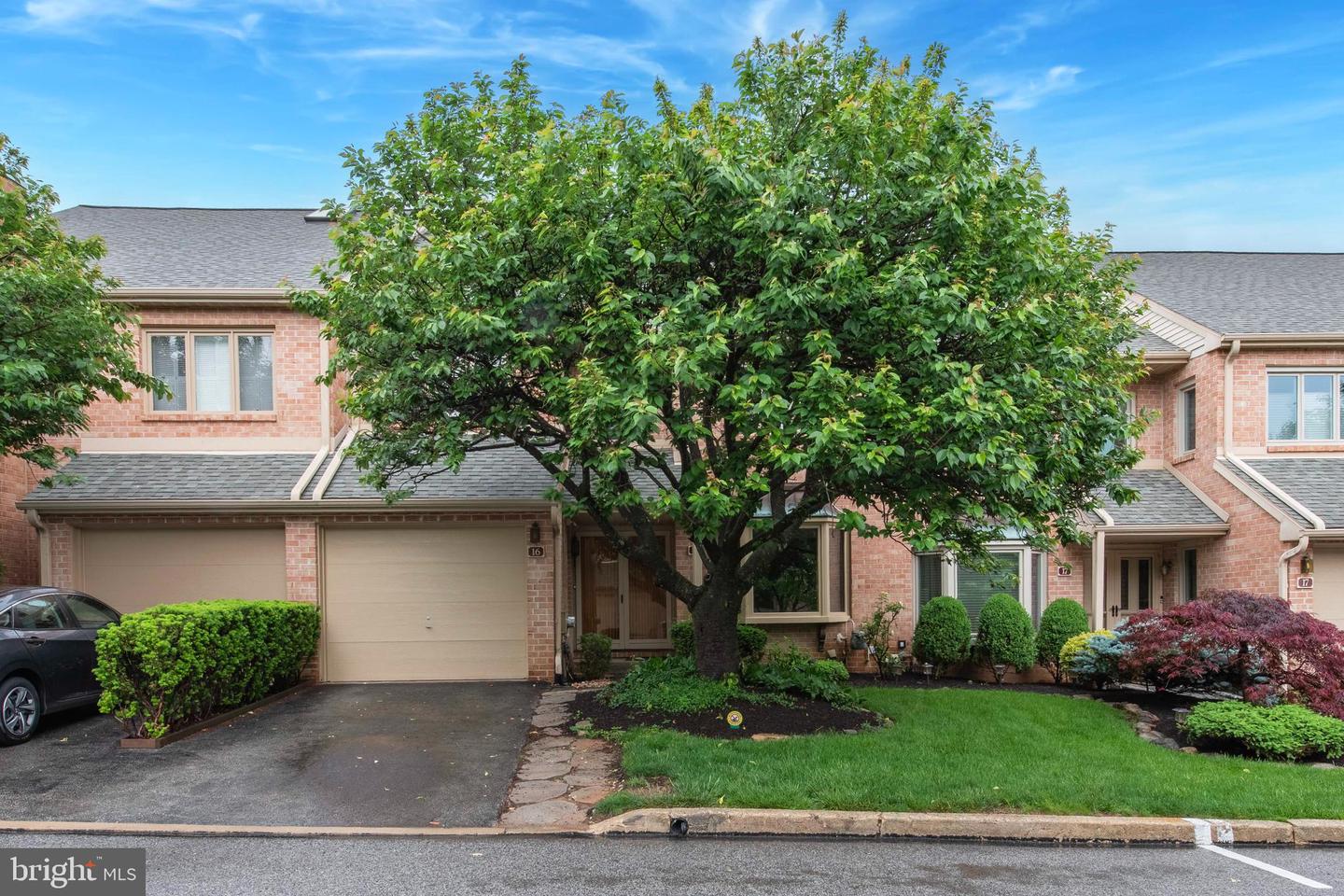 16 Militia Hill #16, Chesterbrook