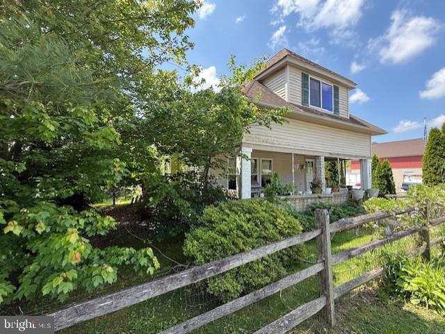 1108 W Lincoln Highway, Valley Township