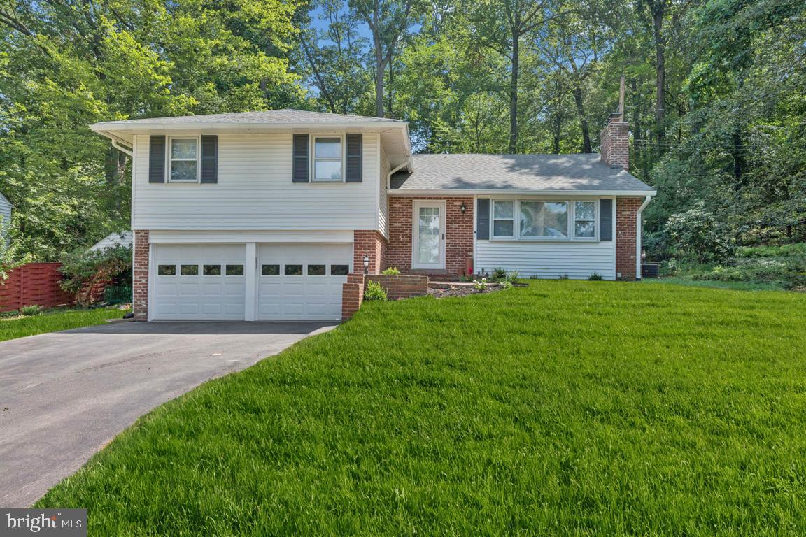 551 Barton Lane, Wayne