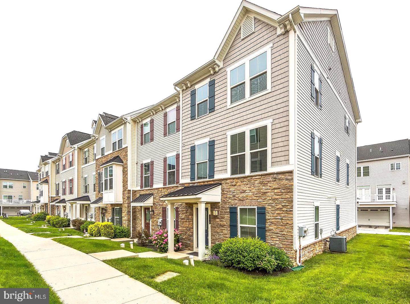 514 Sapphire Drive, Malvern