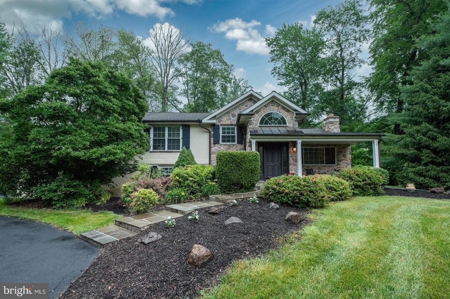 496 Black Swan Lane, Berwyn