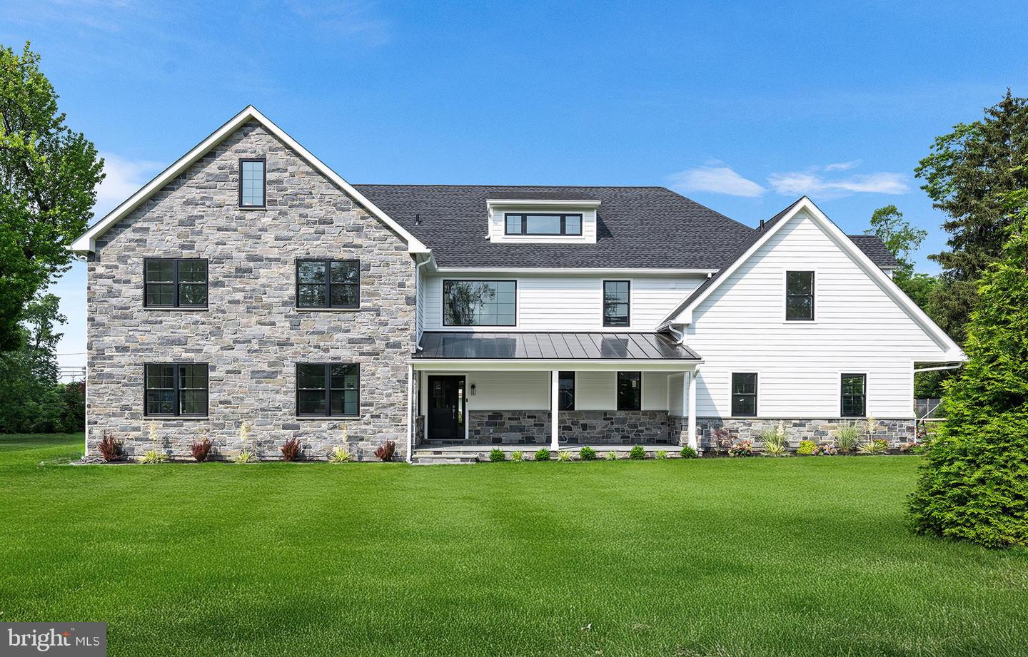 222 Hunters Lane, Wayne