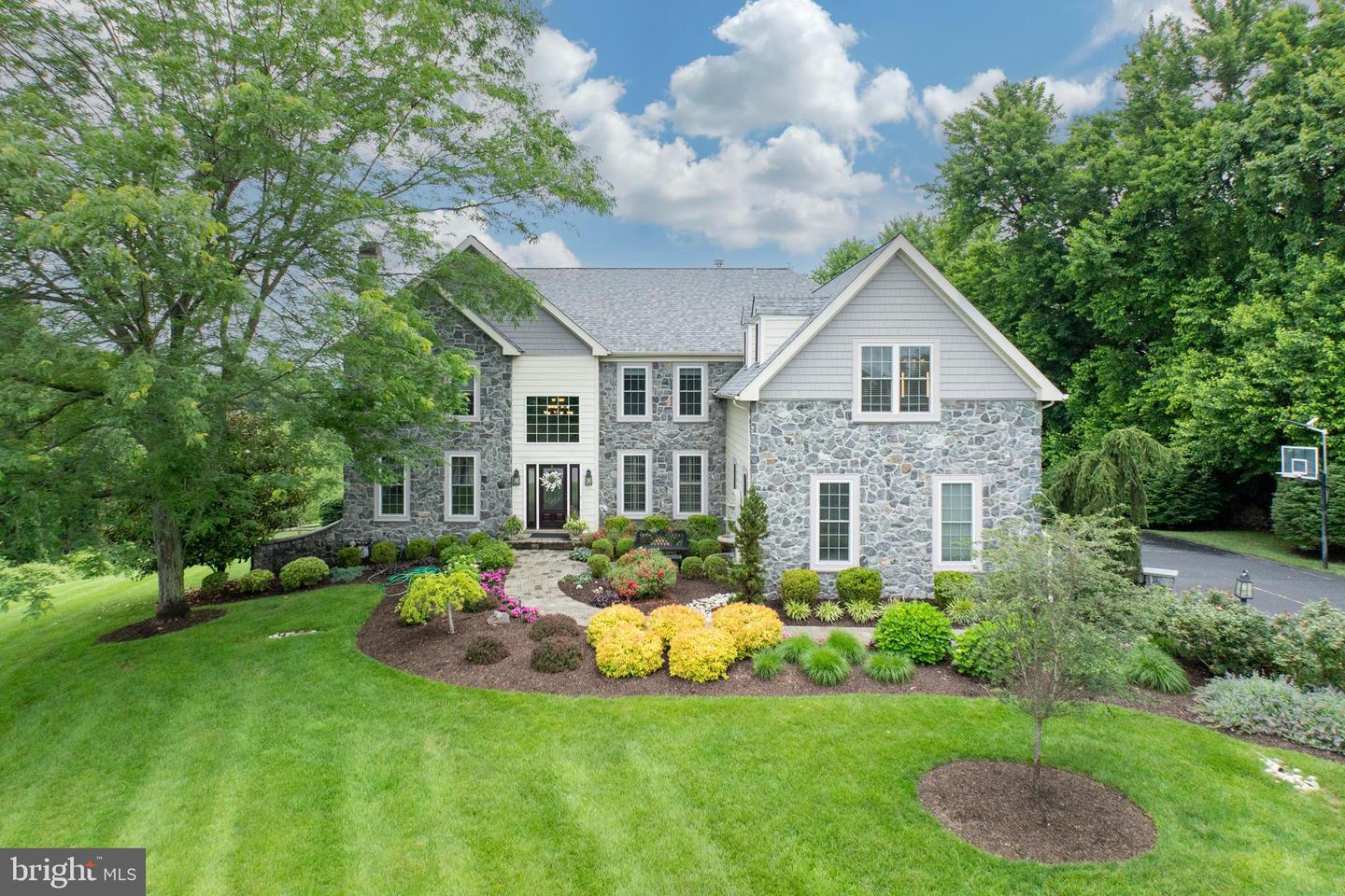893 Glendale Lane, West Chester