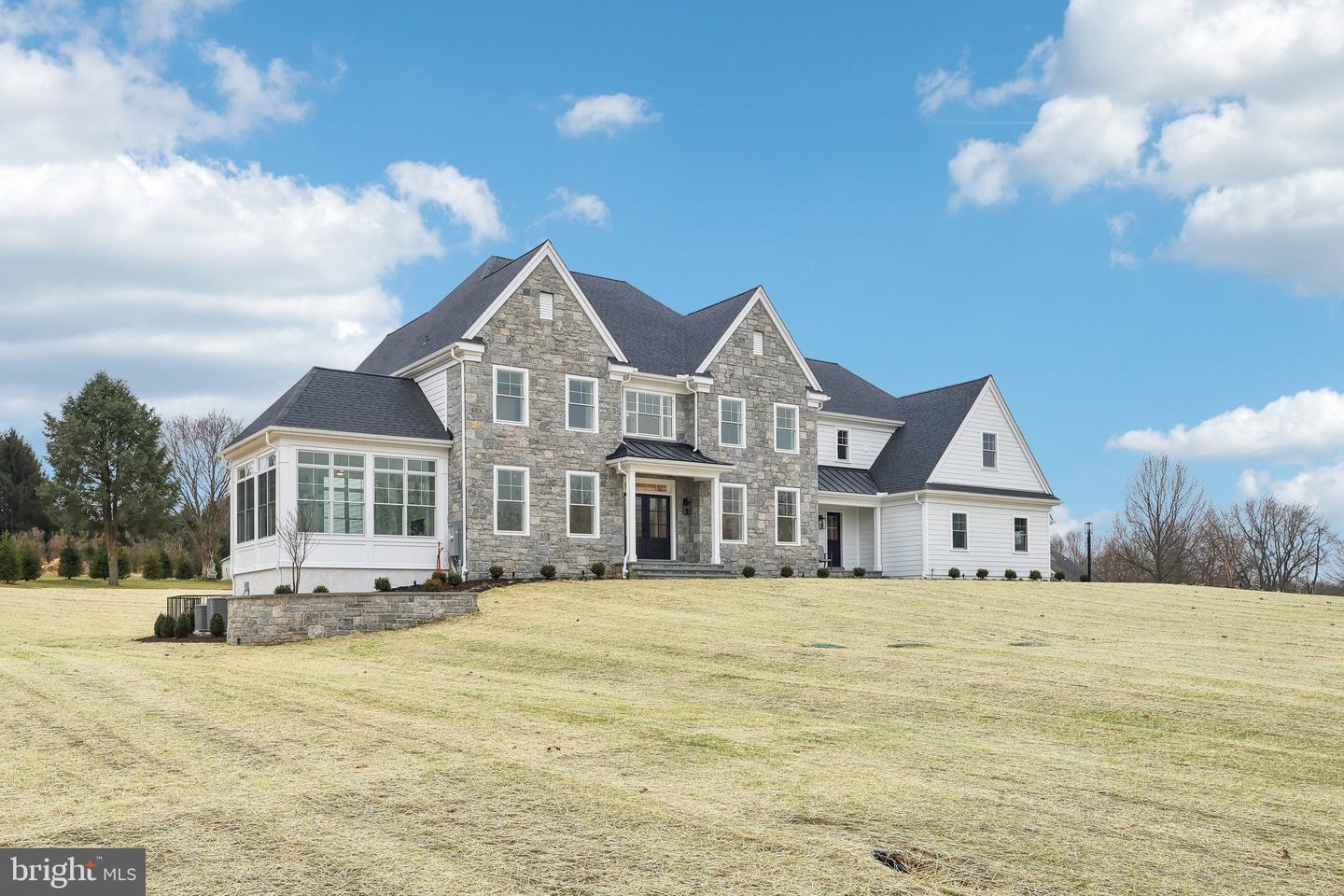 1337 Carolannes Way #b3, West Chester