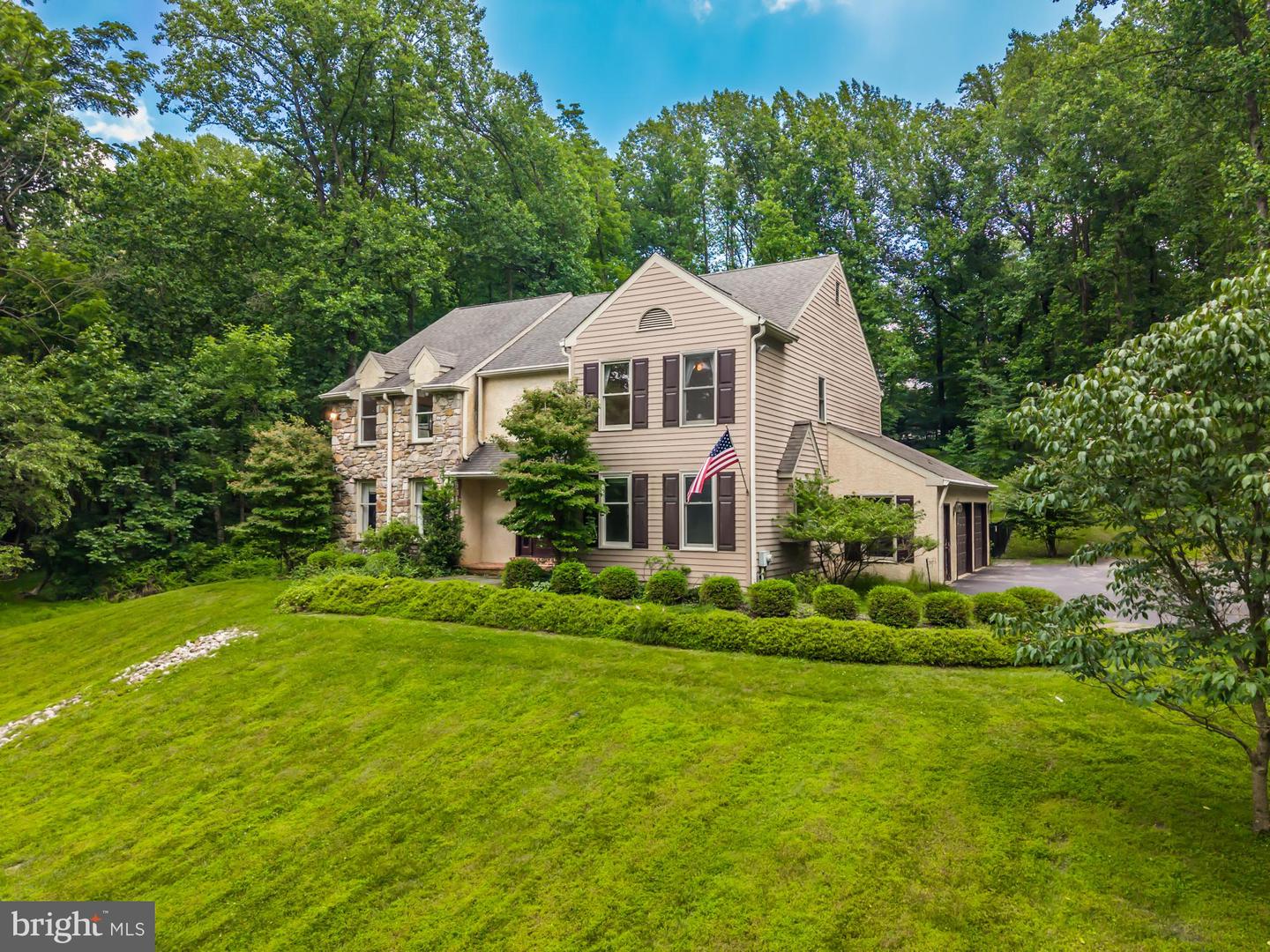 1024 Tinkerhill Lane, Malvern