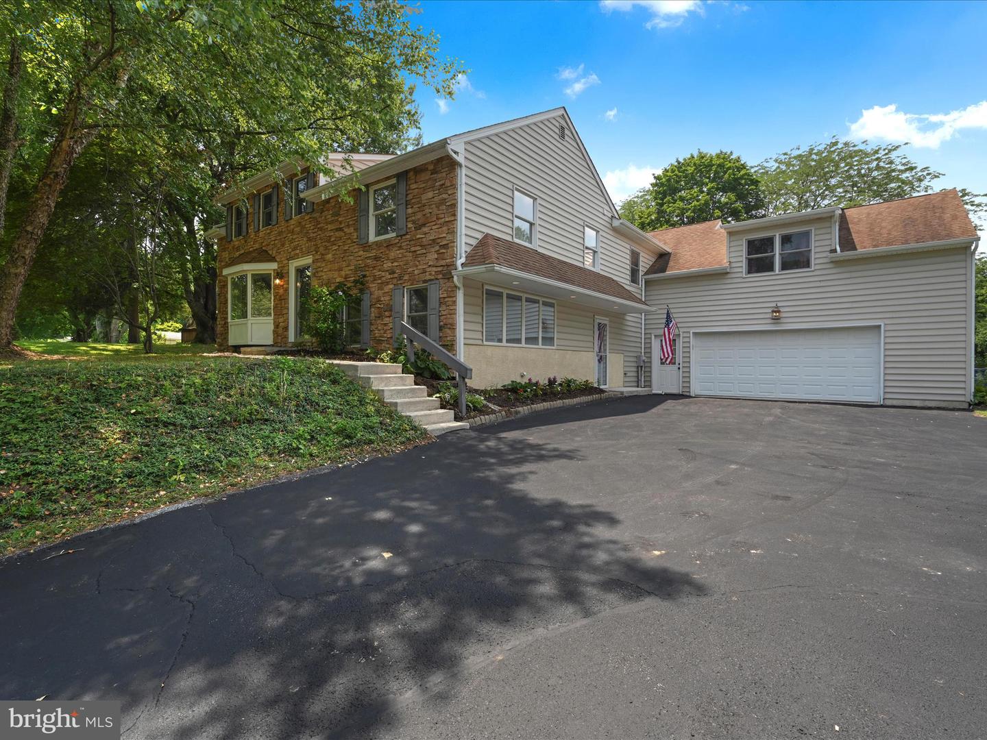 1124 Grove Road, West Chester