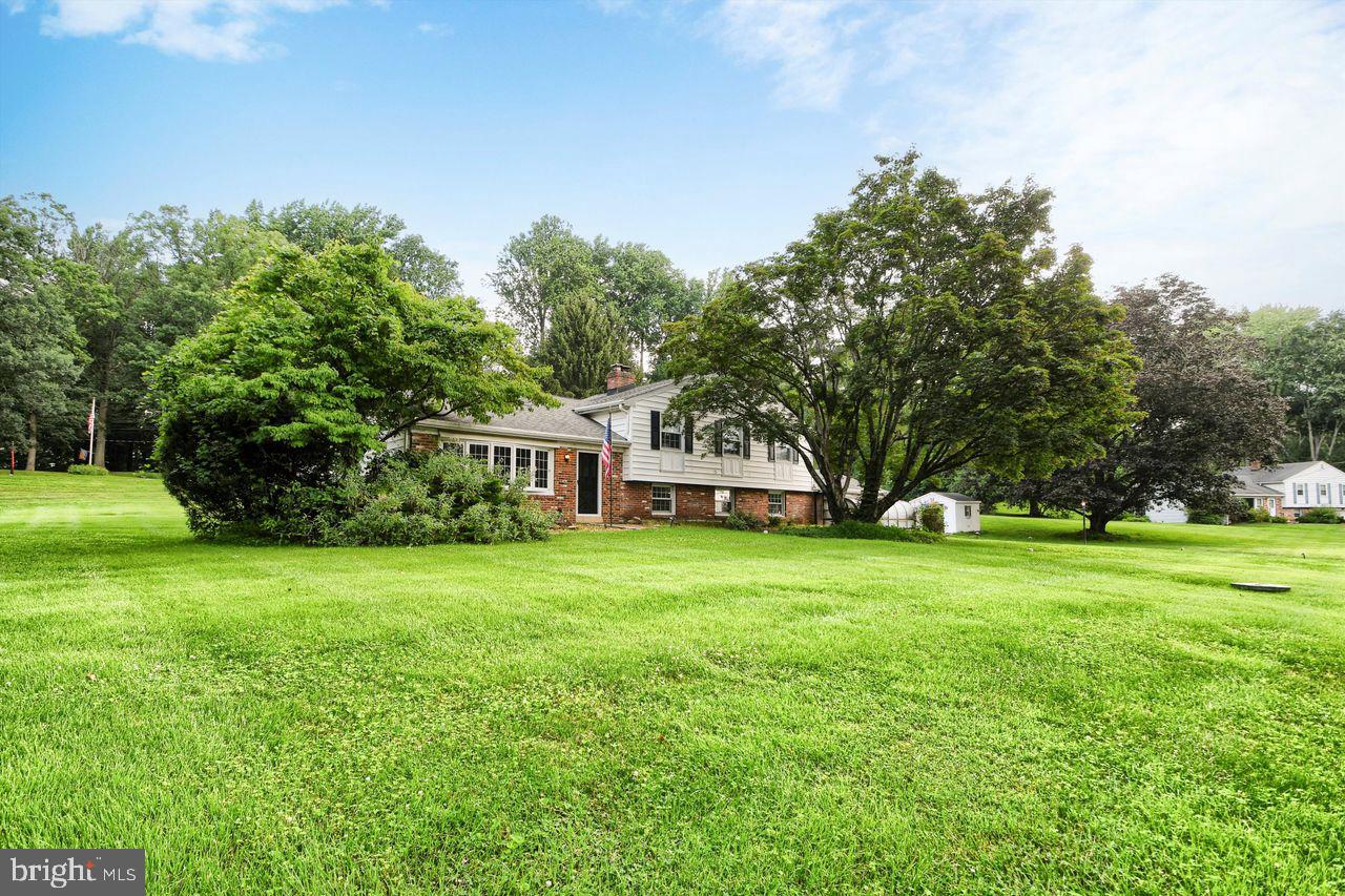 401 Leslie Lane, West Chester