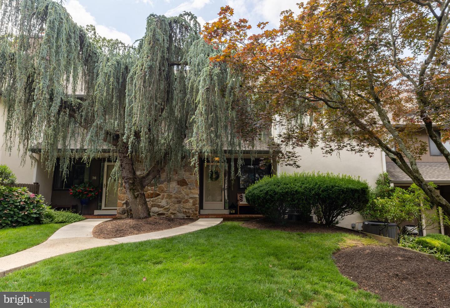 77 Oak Knoll Drive, Berwyn