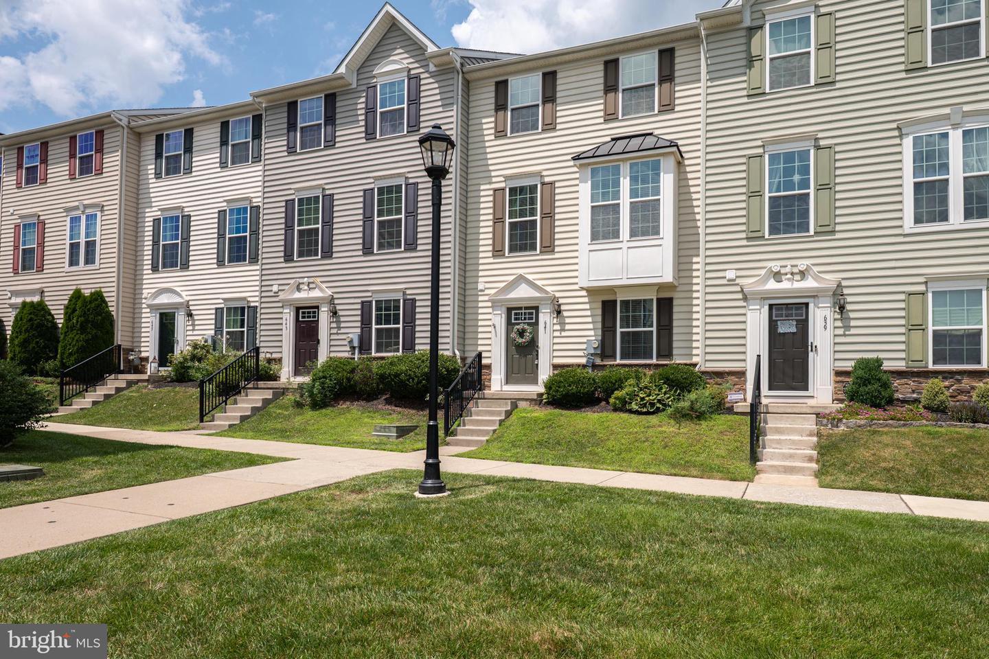 641 Washington Square, Spring City