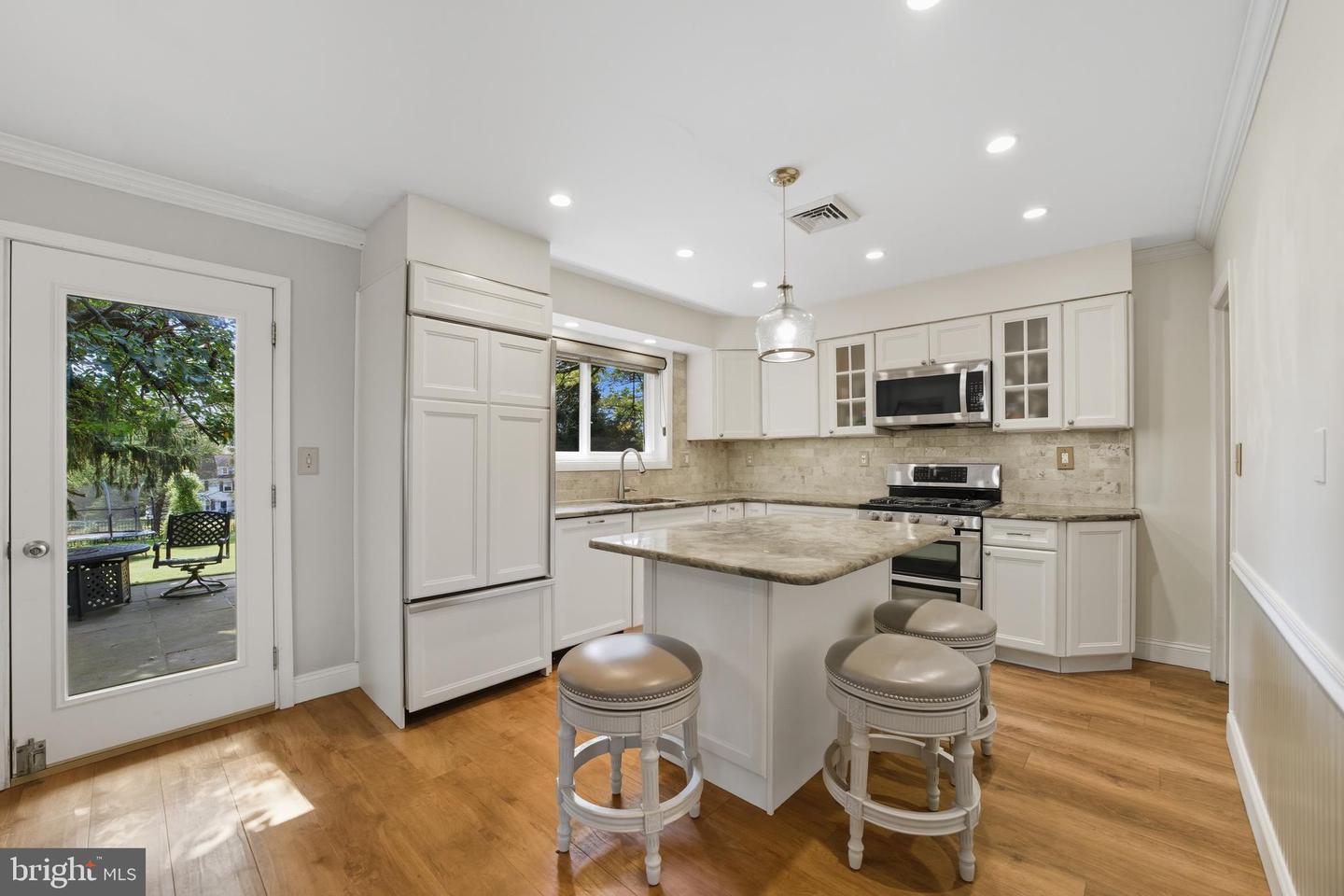 328 W Conestoga Road, Devon