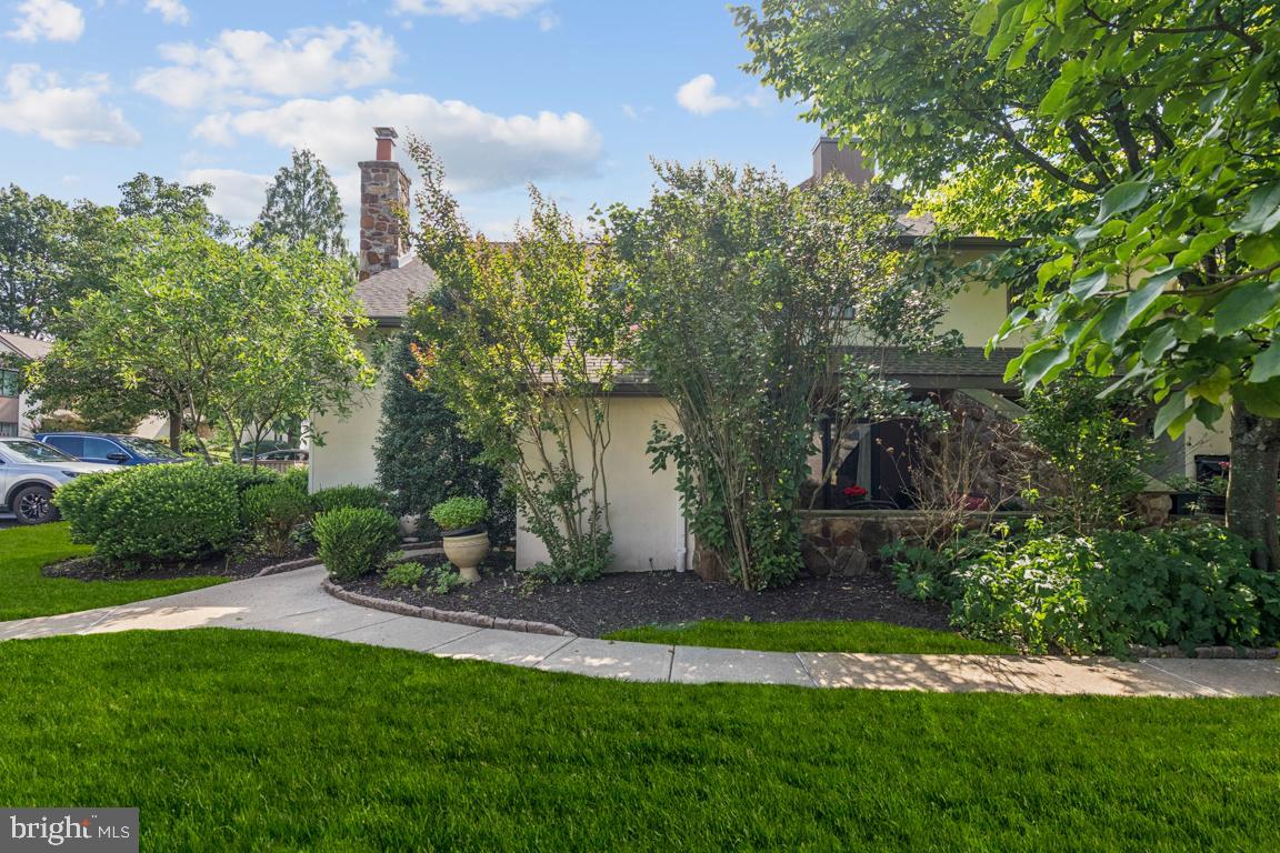 81 Oak Knoll Drive #81, Berwyn
