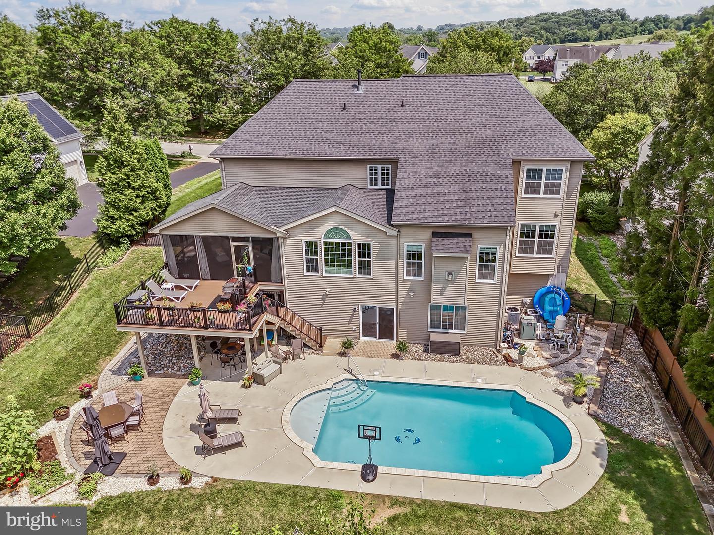 207 Honey Locust Drive, Avondale