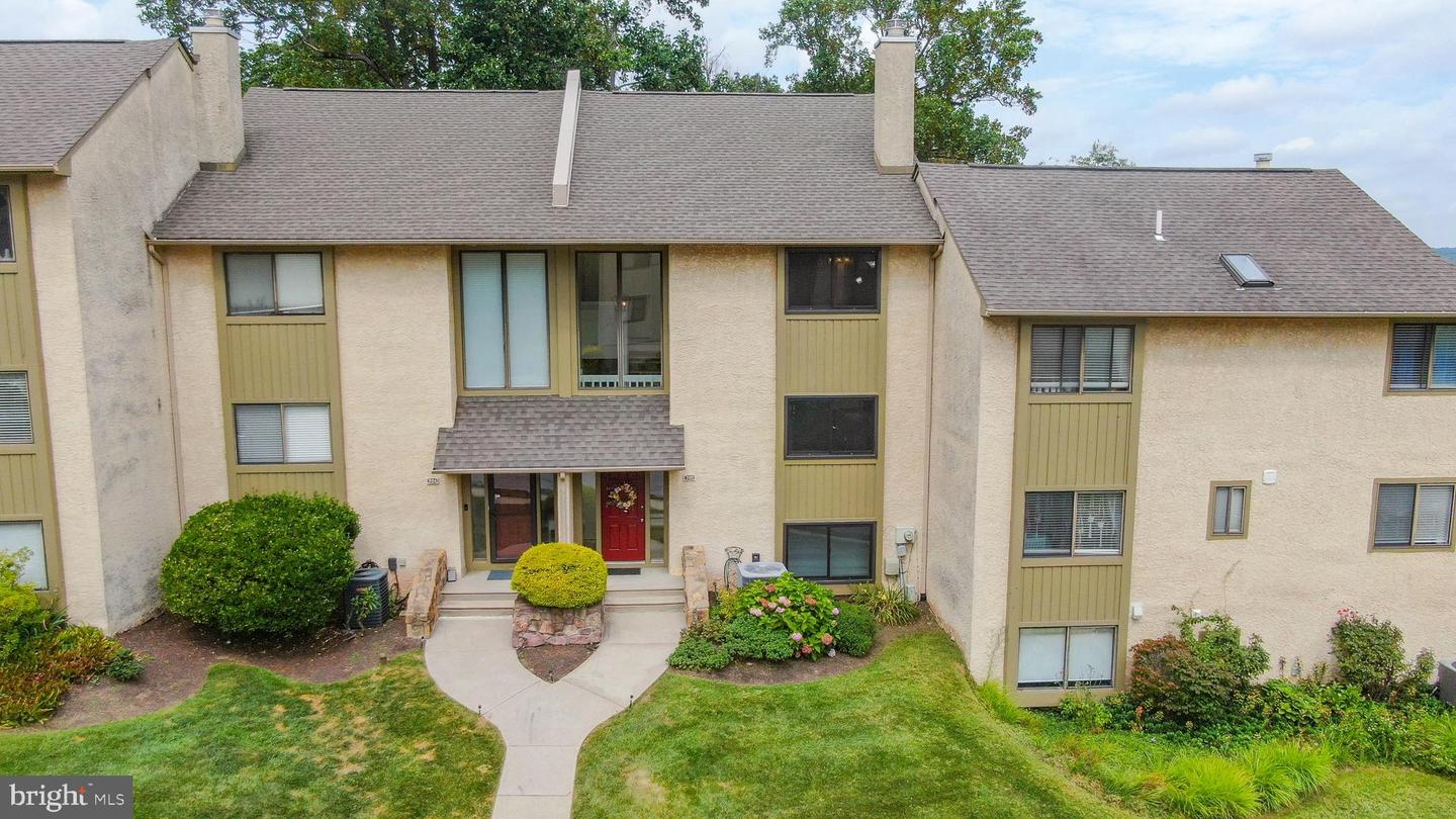 392 Lynetree Drive, West Chester
