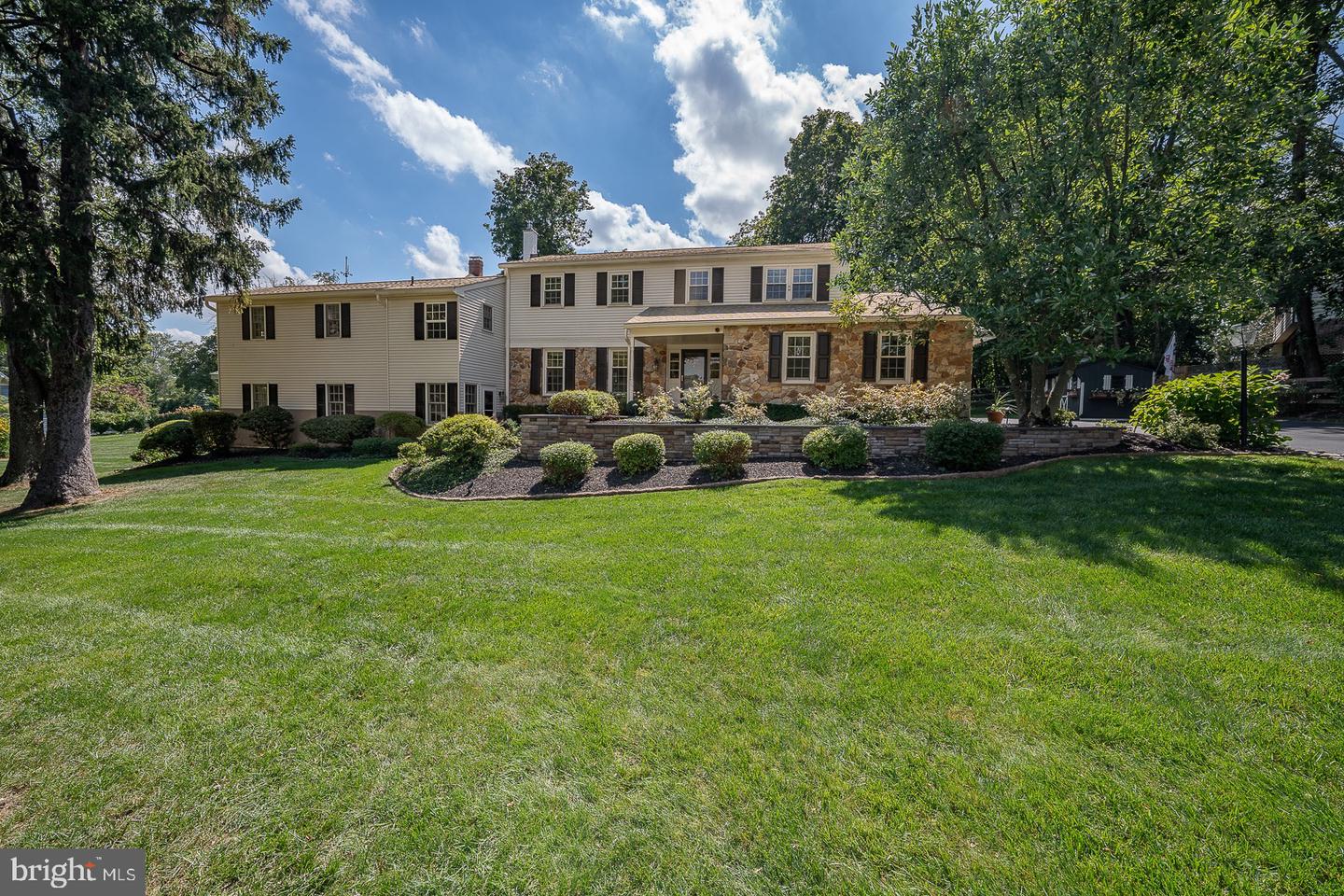 681 Fernfield Circle, Wayne