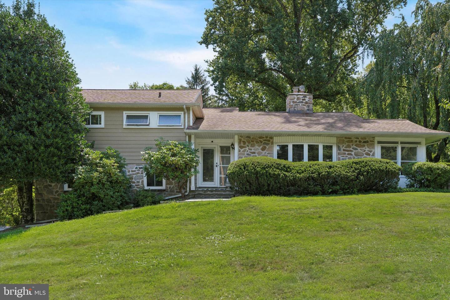 908 Hollow Road, Wayne
