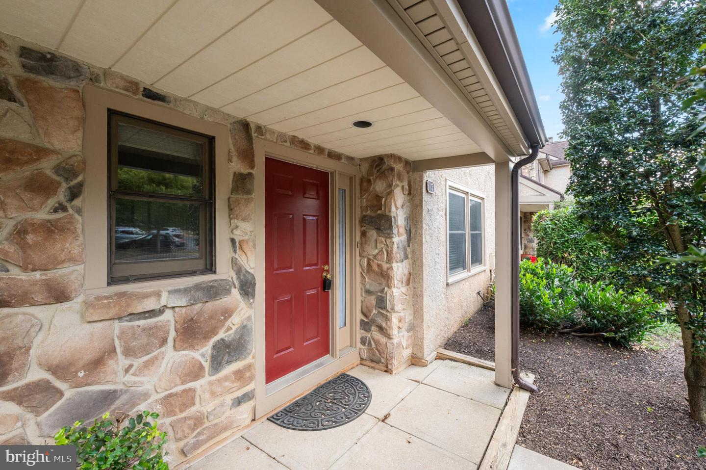 13 Woodstream Drive, Chesterbrook