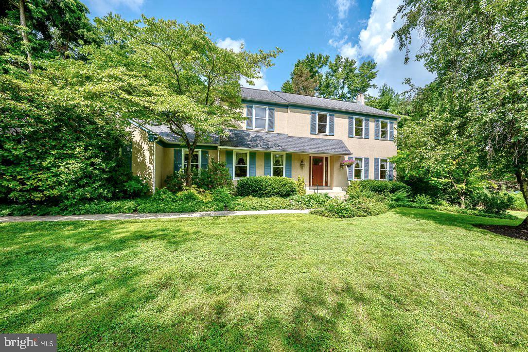 2390 Pineview Drive, Malvern