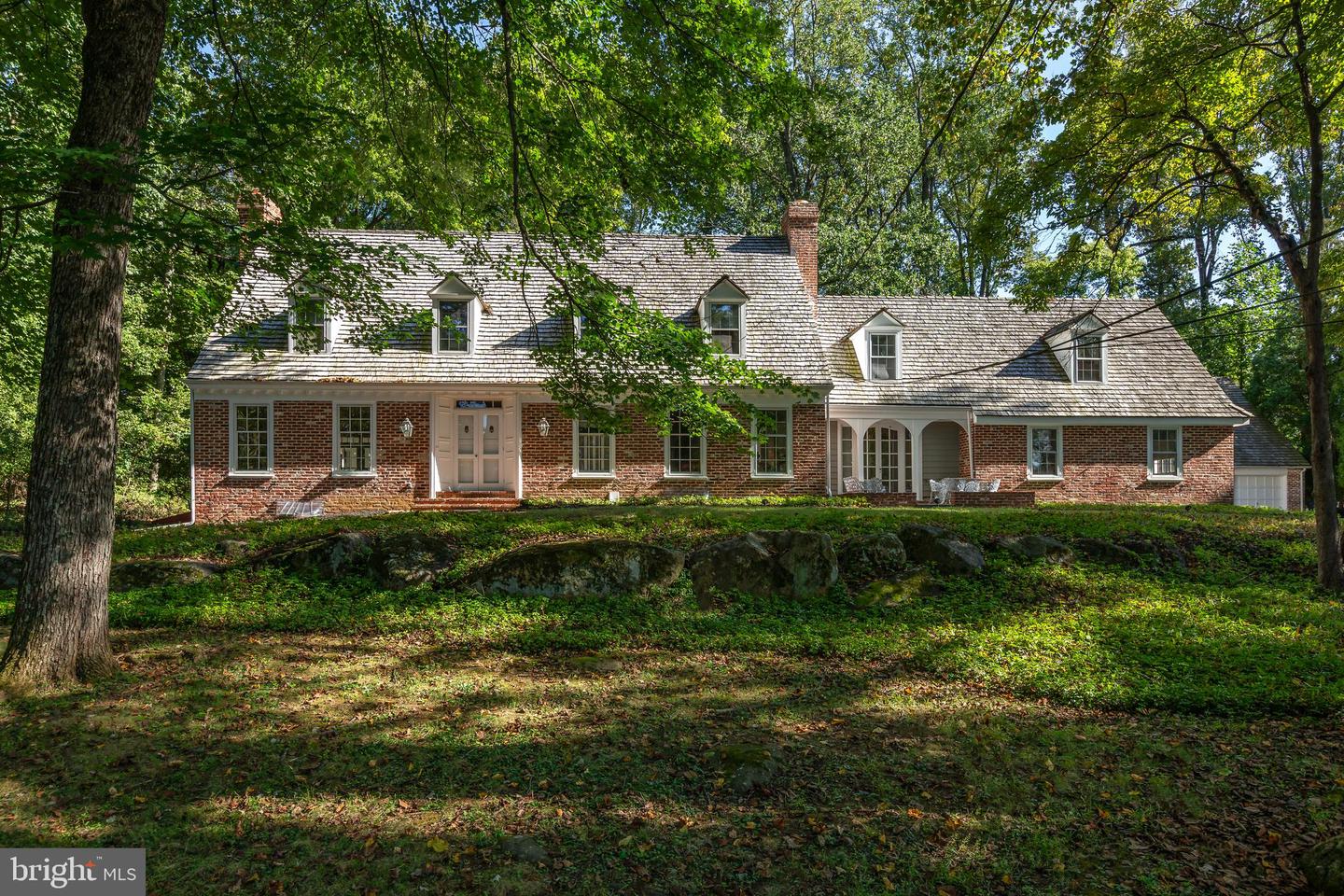 8 Foxchase Road, Malvern