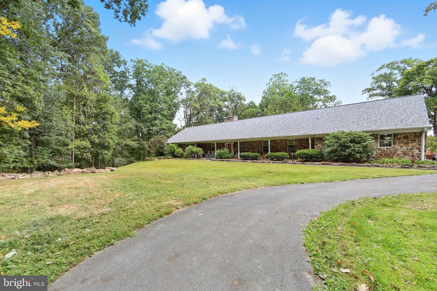 156 Grove Road, Elverson