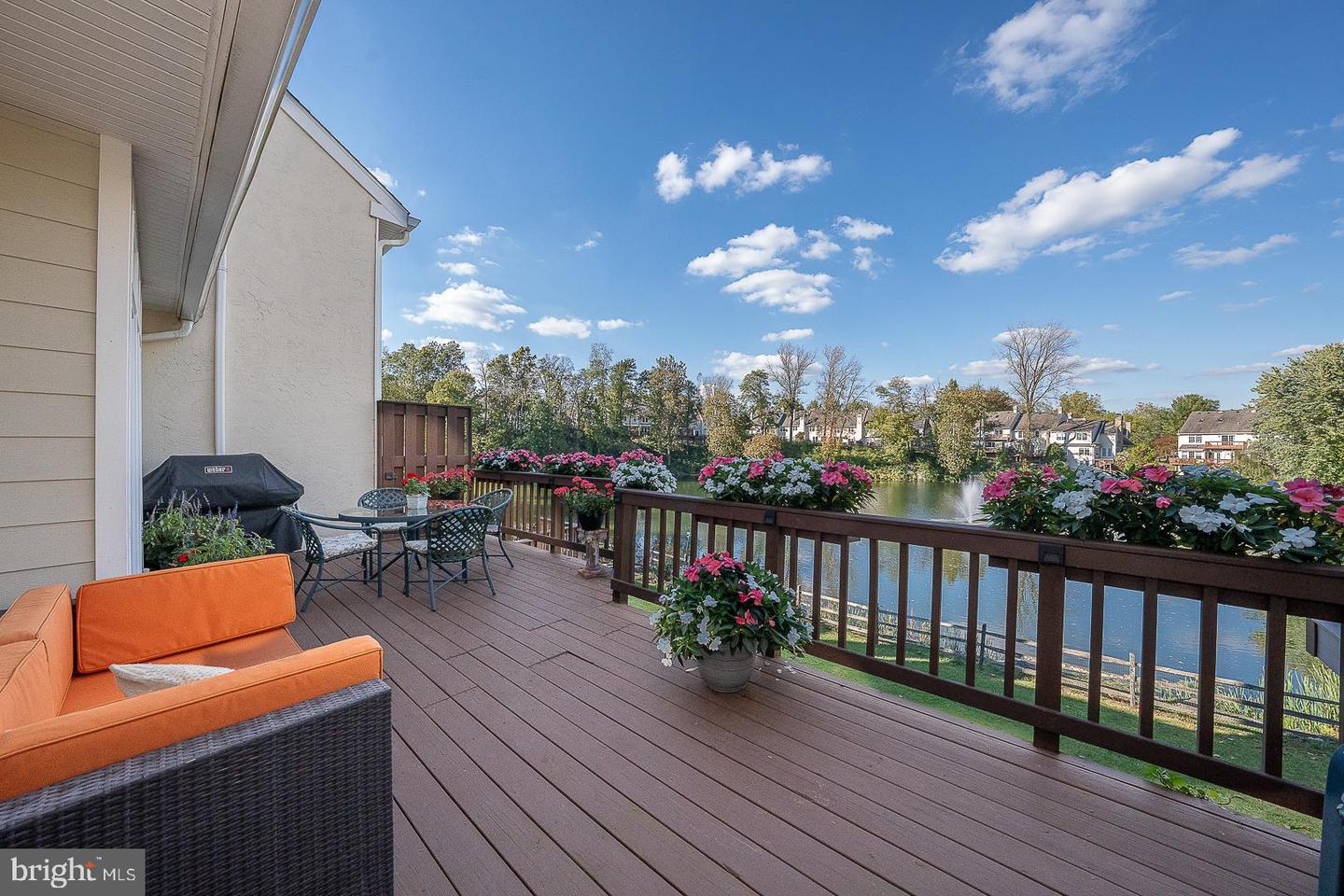 202 Shoreline Drive #202, Berwyn