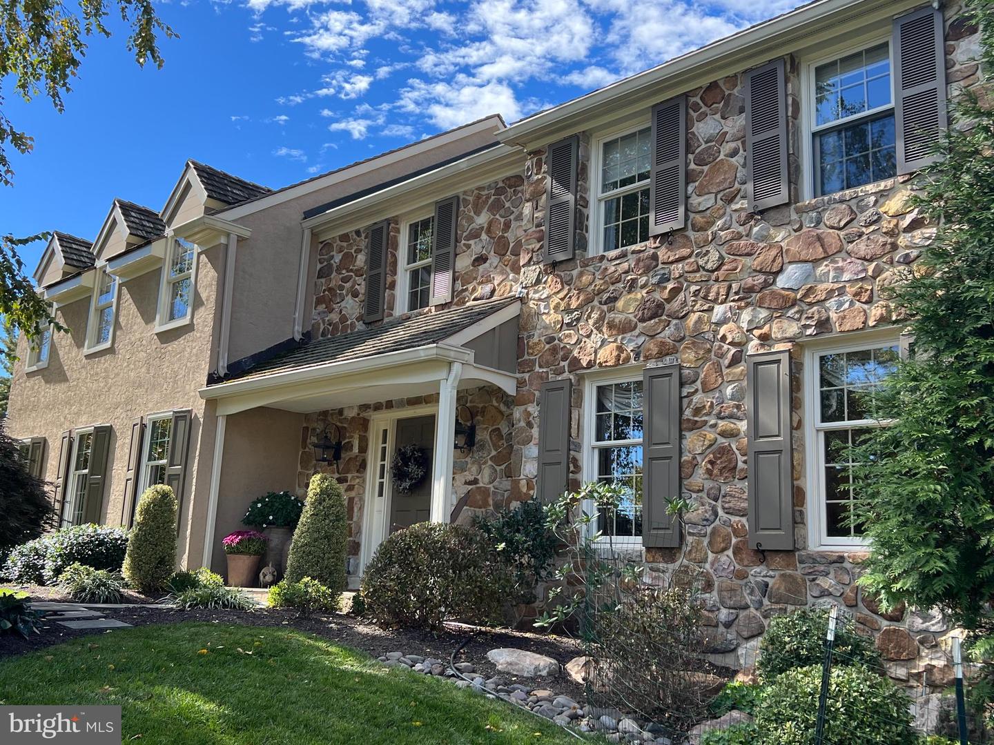 287 Stonegate Drive, Devon