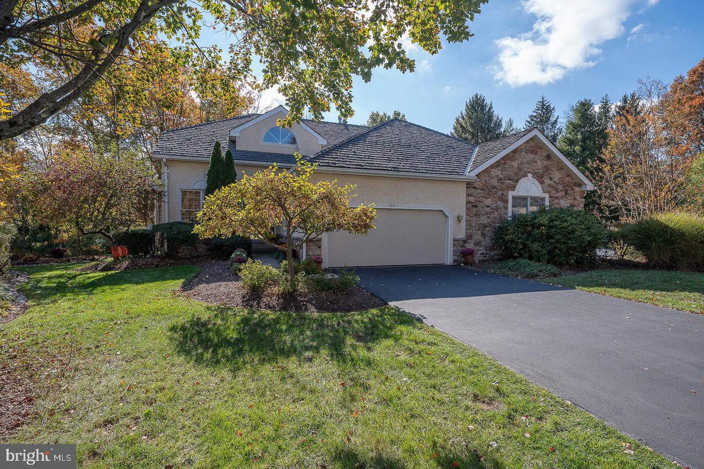 206 Yorktown Place, Berwyn