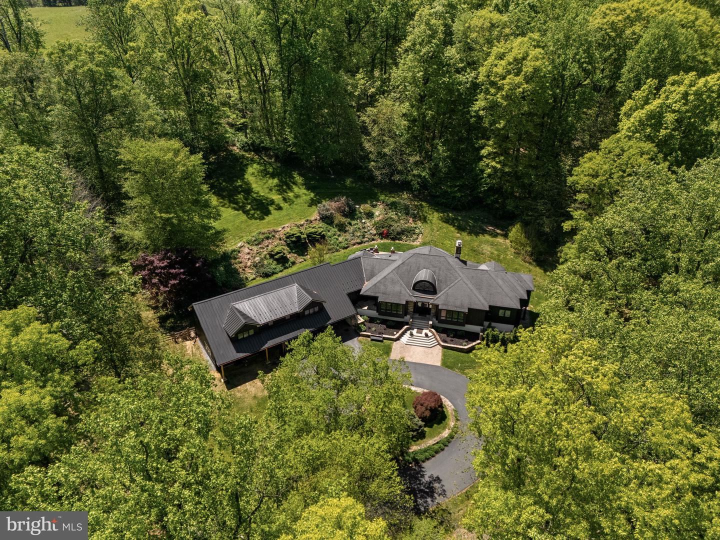 2800 Horseshoe Trail