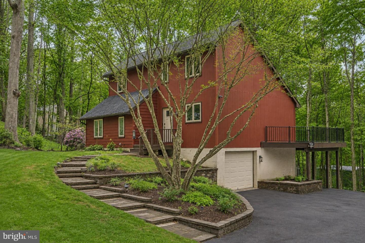 8 Laurel Dr, Glenmoore