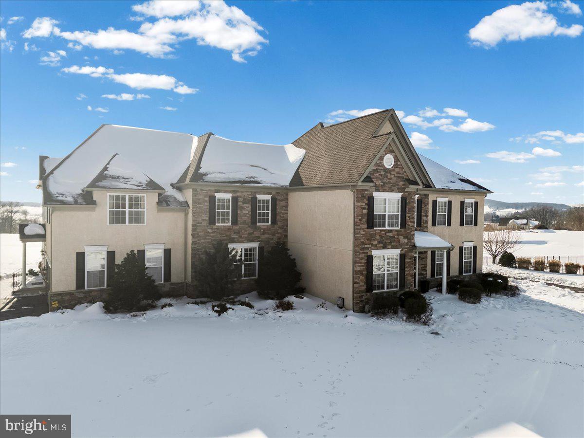 331 Ironstone Lane, Elverson