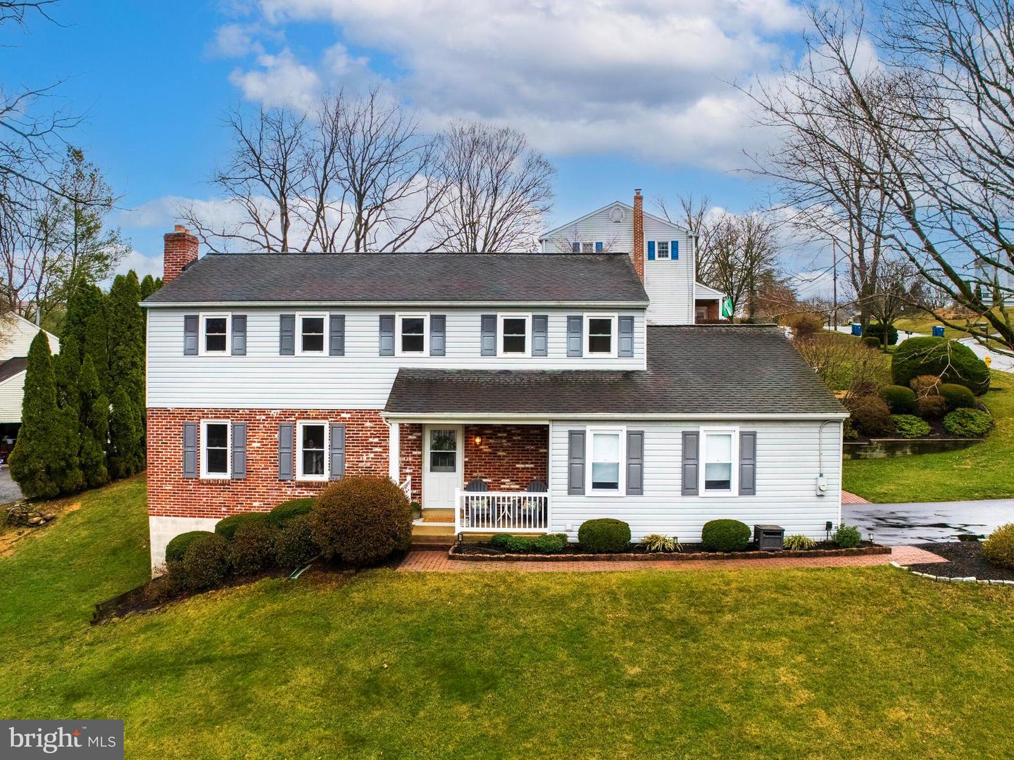 913 Baylowell Drive, West Chester