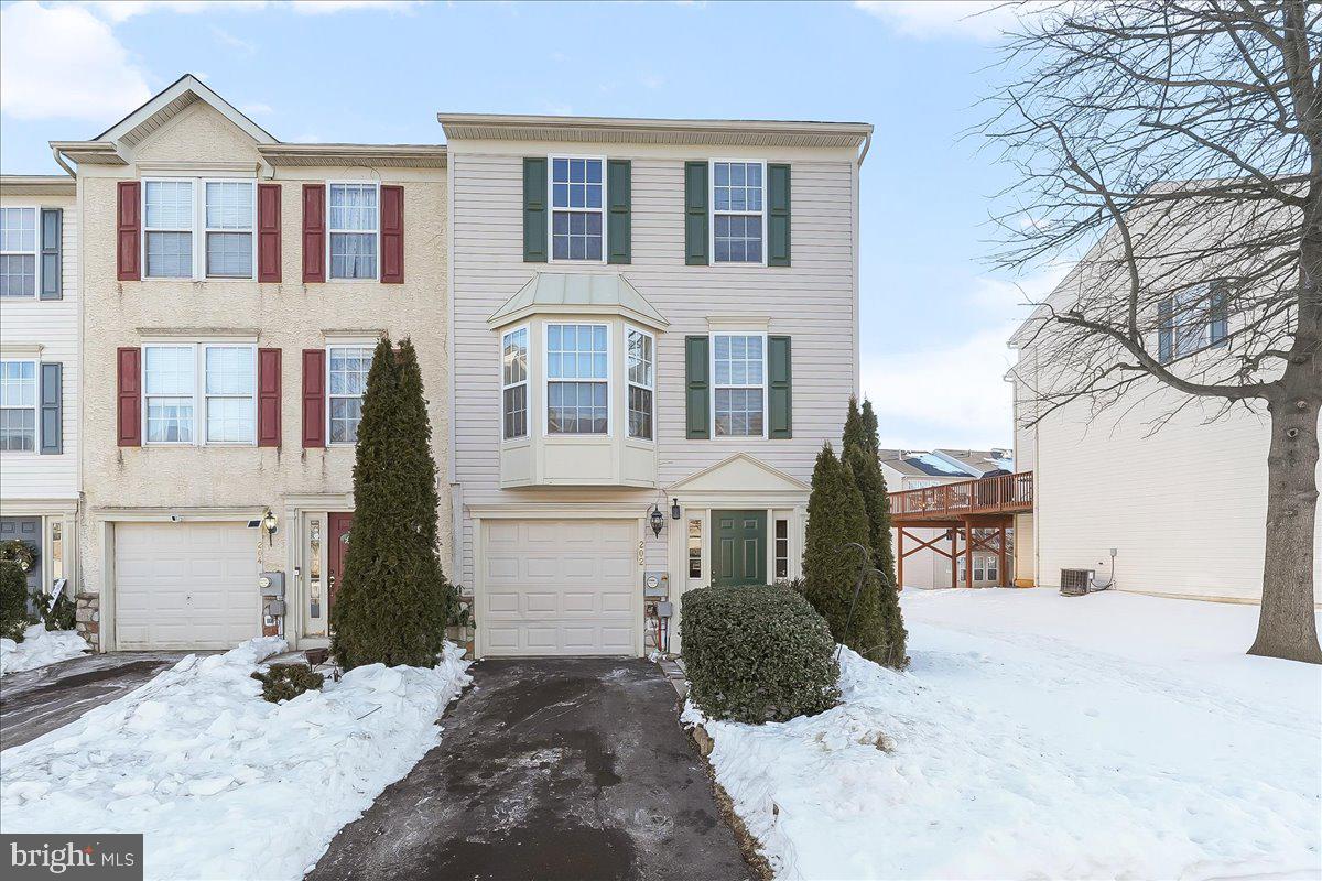 202 Fox Trail #105, Parkesburg