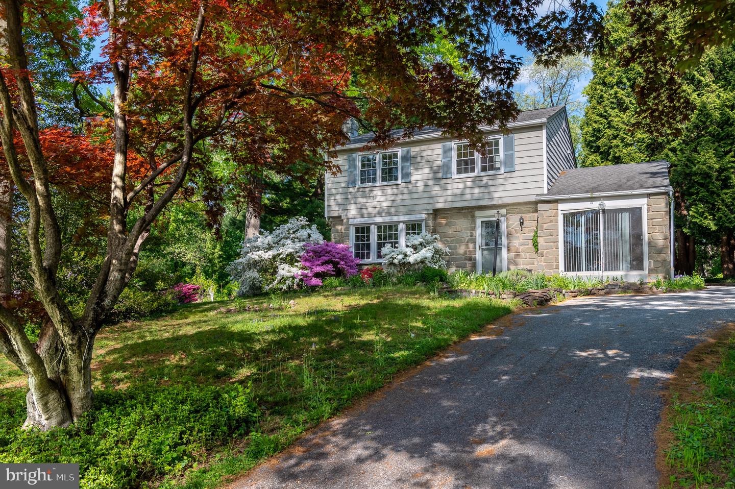 2126 Robin Lane