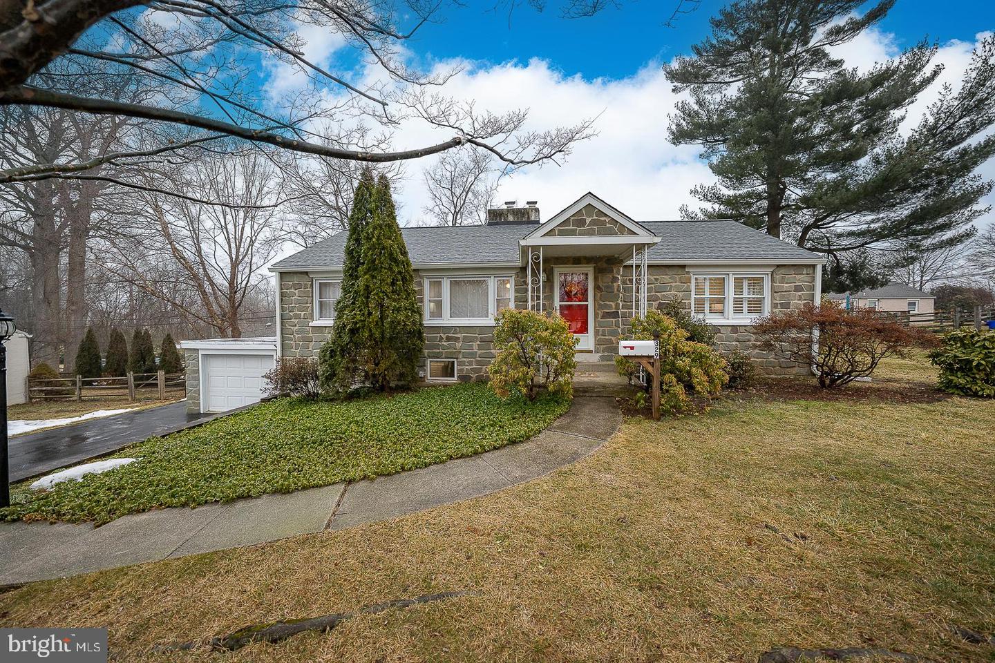 329 Saint James Road, West Chester