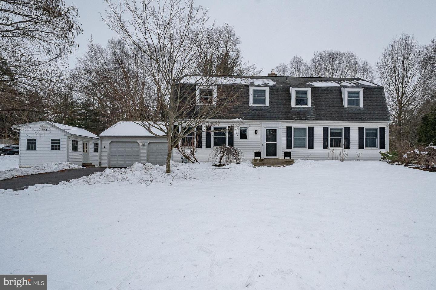 1324 Karen Lane, Wayne