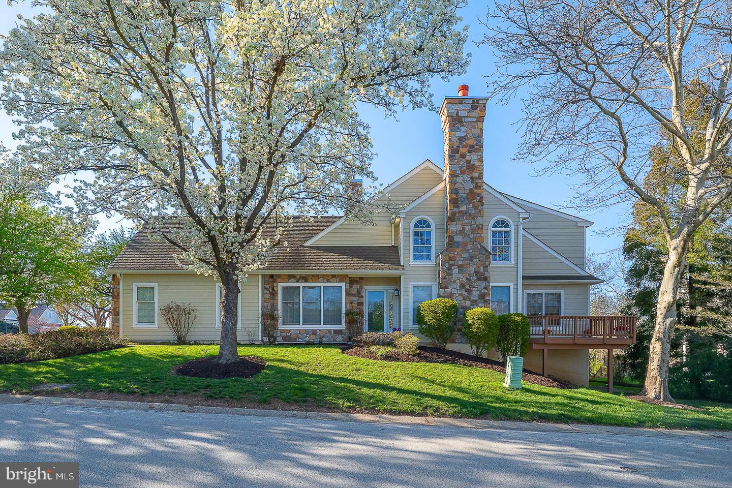 48 Longview Circle #48, Berwyn